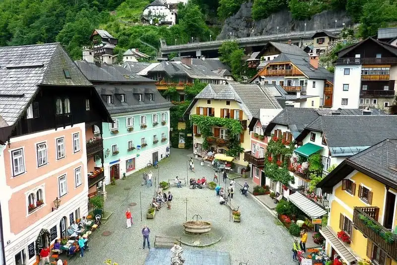 Những điều cần biết khi du lịch thị trấn cổ tích Hallstatt, Áo 8 wanderlust-tip-3-Hallstatt-thi-tran-buoc-ra-tu-truyen-cotich-3