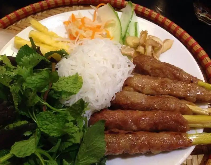 wanderlust-tip-di-doc-mien-dat-nuoc-thuong-thuc-5-mon-nem-tru-danh-3