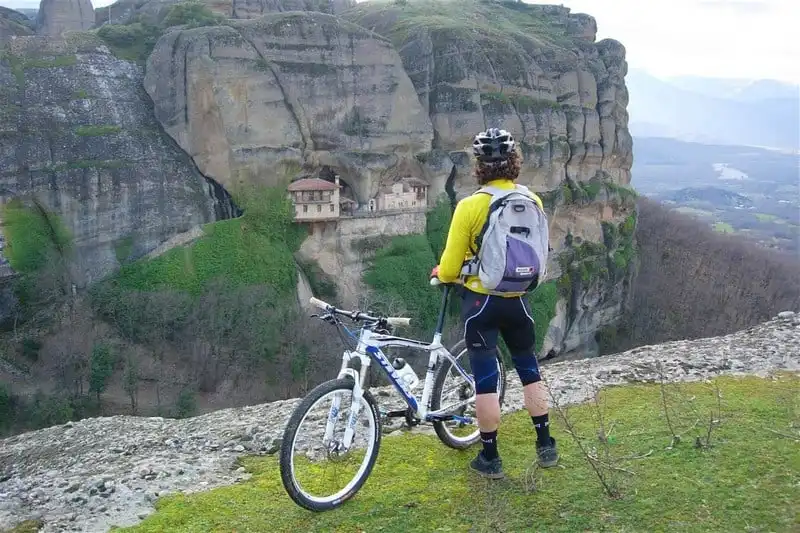 Khám phá "thiên đường trên không" Meteora ở Hy Lạp 7 wanderlust-tip-kham-pha-thien-nhien-tuyet-dep-cua-Meteora-1
