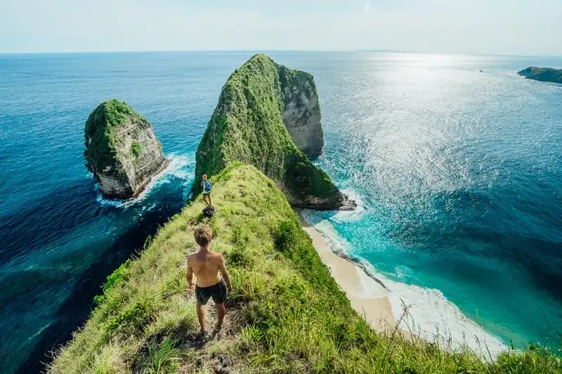 Ấn tượng bãi biển có hình “khủng long bạo chúa” tại Indonesia 10 wanderlust-tip-kham-pha-ve-dep-huyen-dieu-cua-bai-bien-co-hinh-khung-long-bao-chua-6