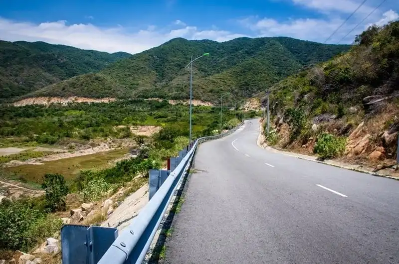 Kinh nghiệm du lịch vịnh Vĩnh Hy, Ninh Thuận 7 Cung đường đến vịnh Vĩnh Hy.