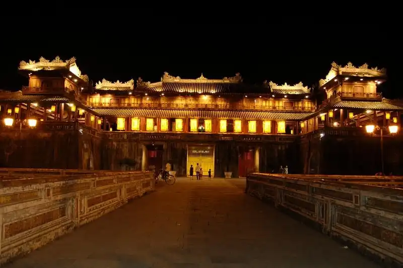 wanderlust-tip-mien-phi-ve-tham-quan-dai-noi-hue-cho-nguoi-dan-dia-phuong-2