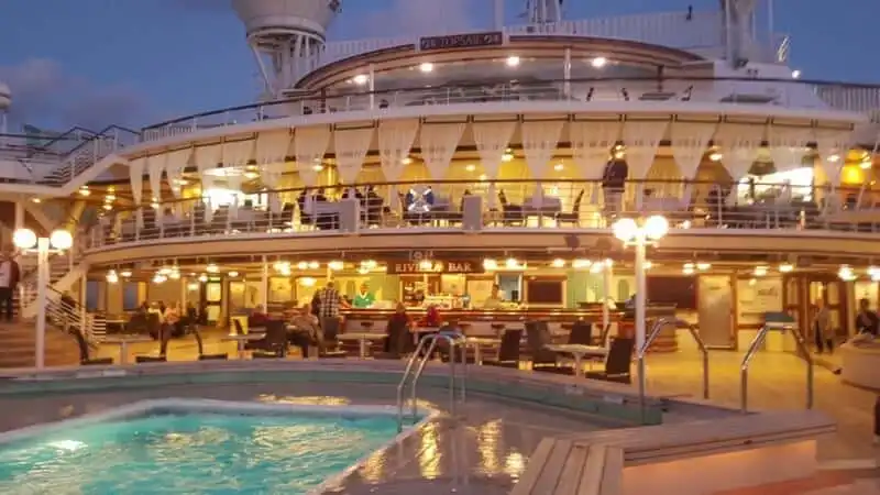 wanderlust-tips-21-ly-do-di-du-lich-vong-quanh-the-gioi-bang-du-thuyen-13