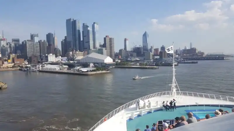 wanderlust-tips-21-ly-do-di-du-lich-vong-quanh-the-gioi-bang-du-thuyen-8