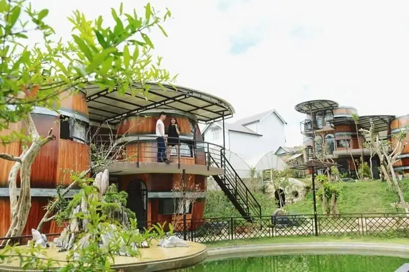 wanderlust-tips-doc-dao-homestay-hinh-thung-ruou-o-da-lat-1