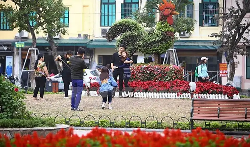 wanderlust-tips-ha-noi-ban-hanh-quy-tac-ung-xu-cong-cong-tren-dia-ban-thanh-pho-1