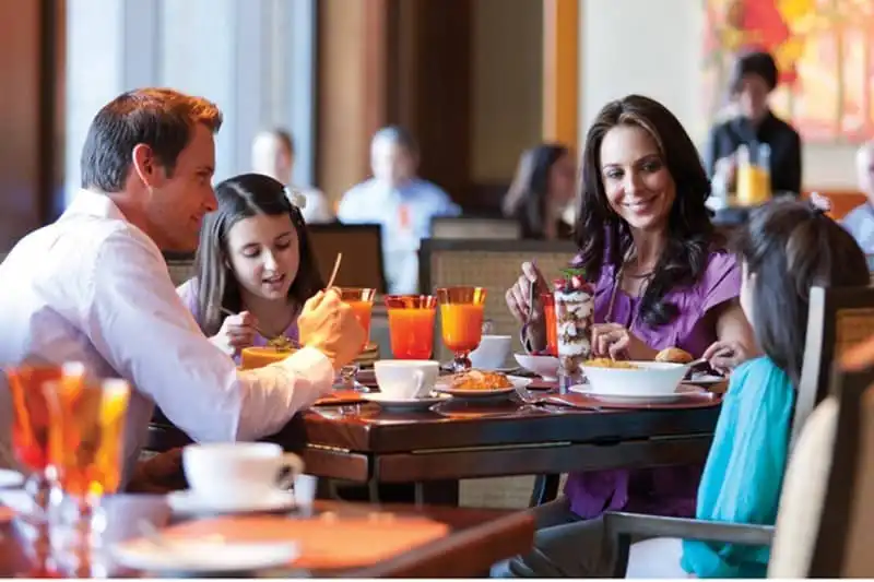 wanderlust-tips-mon-qua-thang-3-tu-khach-san-hanoi-daewoo-2