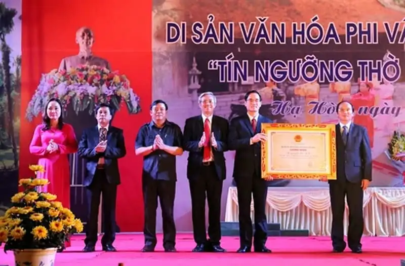 Vinh danh "Tín ngưỡng Thờ mẫu Âu Cơ" là Di sản văn hóa phi vật thể quốc gia 5 wanderlust-tips-ton-vinh-tin-nguong-tho-mau-au-co-la-di-san-van-hoa-phi-vat-the-quoc-gia-1