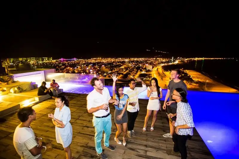 wanderlust-tips-uu-dai-thang-4-tai-khach-san-a-la-carte-da-nang-beach-1