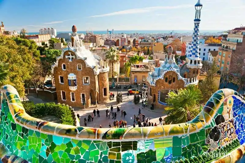 Antoni Gaudi – Người xây biểu tượng của Barcelona 8 03Wanderlust-tips-Antoni-Gaudi-Nguoi-xay-bieu-tuong-cua-Barcelona-3