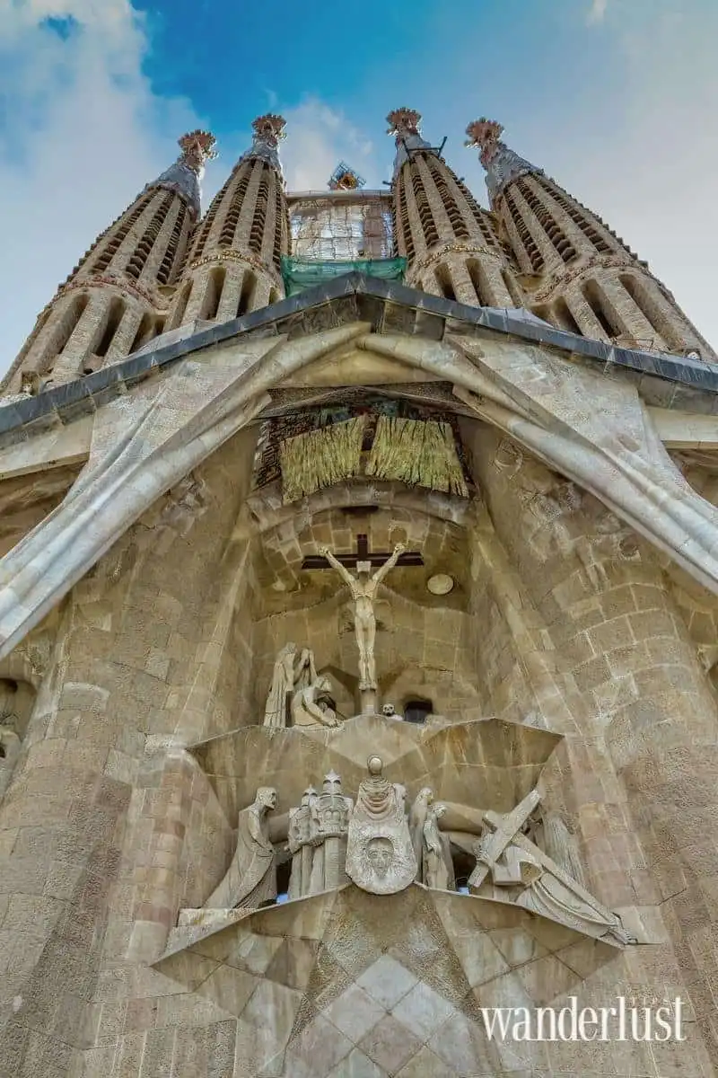 Antoni Gaudi – Người xây biểu tượng của Barcelona 13 08Wanderlust-tips-Antoni-Gaudi-Nguoi-xay-bieu-tuong-cua-Barcelona-8