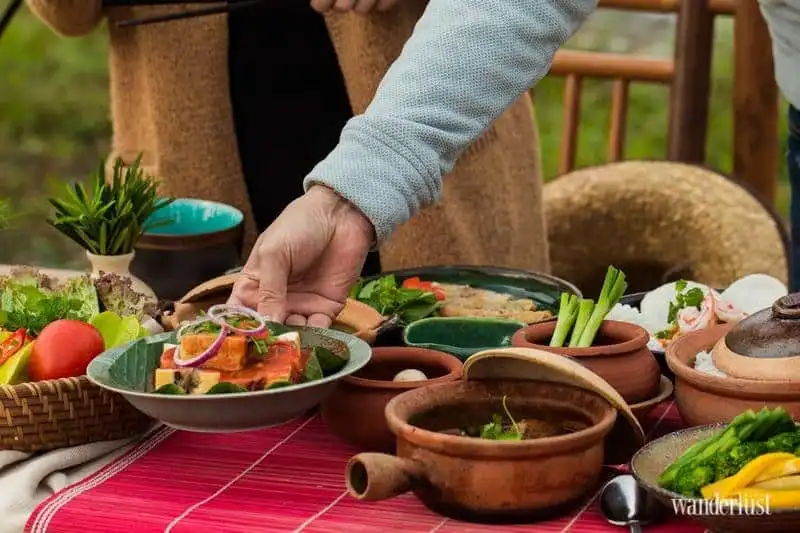 3Wanderlust-tips-Bua-com-gia-dinh-thap-lua-yeu-thuong-3