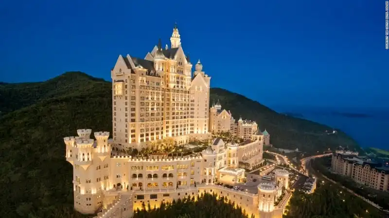 wanderlust-tip-15-lau-dau-nguy-nga-va-trang-le-nhat-hanh-tinh-12