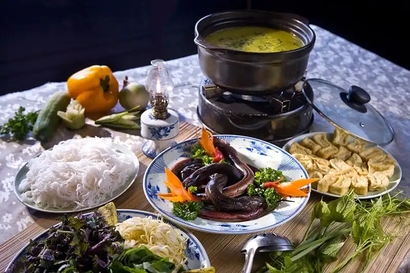 5 món lẩu nổi danh của ẩm thực miền Tây 8 wanderlust-tip-5-mon-lau-noi-danh-cua-am-thuc-mien-tay-4