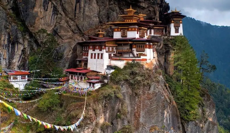 wanderlust-tip-7-luu-y-ban-can-biet-truoc-khi-di-du-lich-bhutan-1