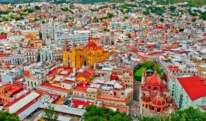 wanderlust-tip-choang-ngop-voi-15-thanh-pho-ruc-ro-sac-mau-nhat-hanh-tinh-7