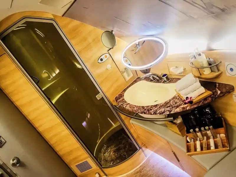 wanderlust-tip-day-la-ly-do-tai-sao-emirates-la-hang-hang-khong-tot-nhat-the-gioi-5