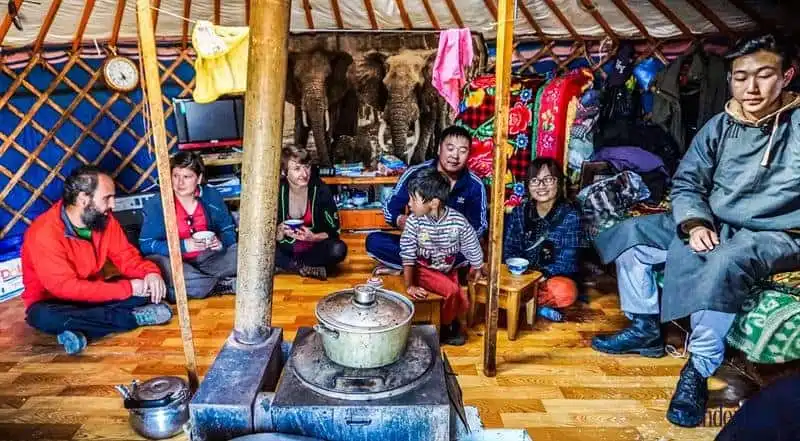 wanderlust-tips-12-ngay-road-trip-sa-mac-lanh-gobi1213