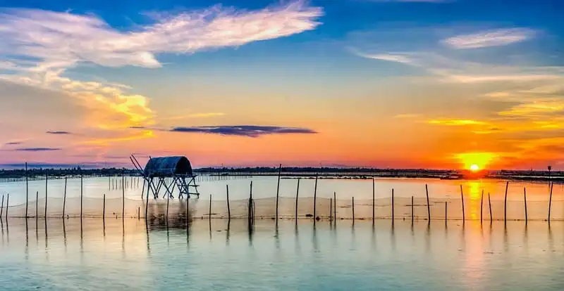 wanderlust-tips-8-diem-tham-quan-khong-the-bo-qua-tai-Hue-vao-buoi-chieu-2