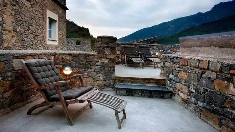 Colletta di Castelbianco - Ngôi làng đá điện tử đầu tiên ở châu Âu 6 wanderlust-tips-Colletta-di-Castelbiancongoi-lang-da-hien-dai -5