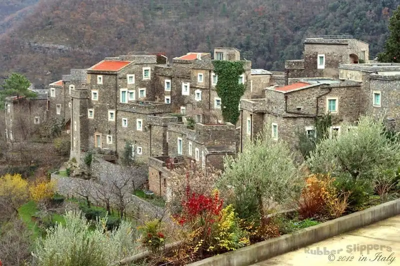 Colletta di Castelbianco - Ngôi làng đá điện tử đầu tiên ở châu Âu 7 wanderlust-tips-Colletta-di-Castelbiancongoi-lang-da-hien-dai -6