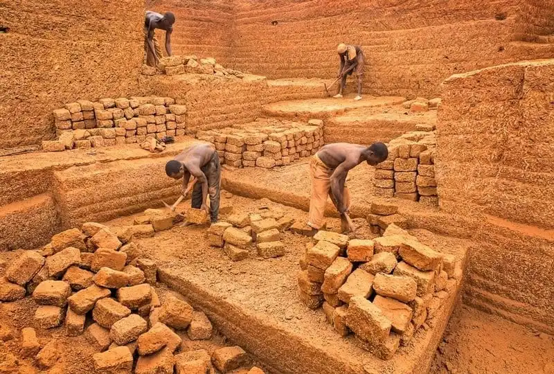 Ghé thăm mỏ gạch đá ong Karaba của Burkina Faso, Tây Phi 5 wanderlust-tips-Mo-da-karaba-cua-burkina-faso-3