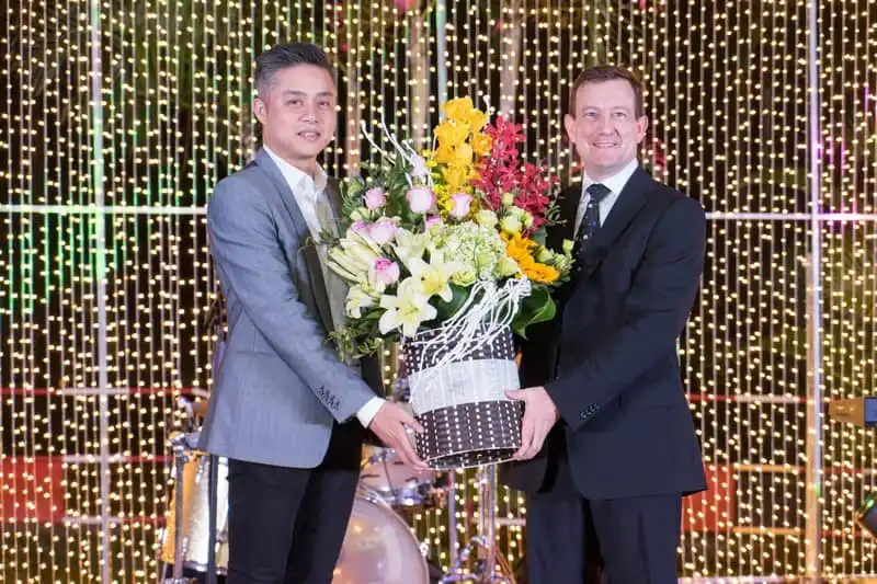 Ấn tượng đêm gala 2017 “Minuit à Paris” tại Hà Nội 6 wanderlust-tips-an-tuong-dem-gala-2017-minuit-a-paris-tai-ha-noi-3