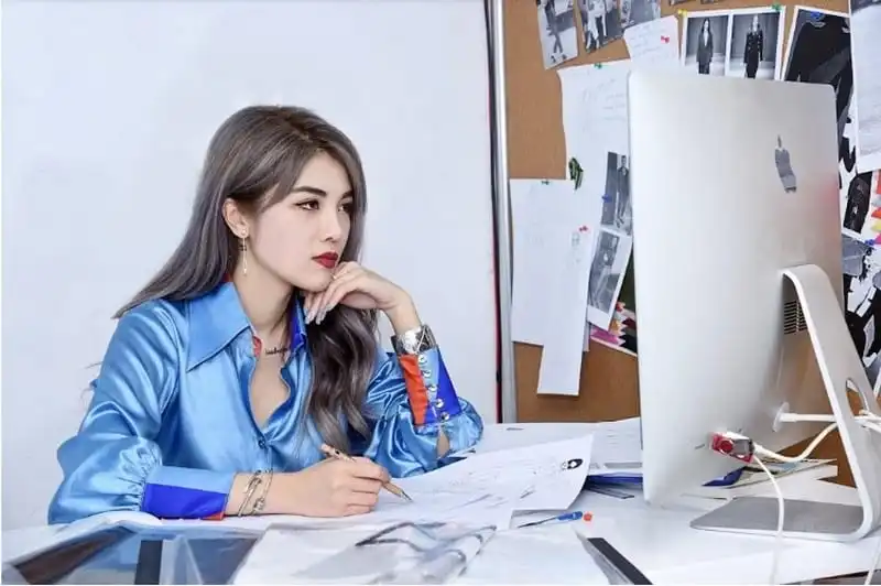 Claret Giang Lê mang hội họa vào thời trang trong VIFW 2017 7 wanderlust-tips-claret-giang-le-mang-hoi-hoa-vao-thoi-trang-trong-vifw-2017-1