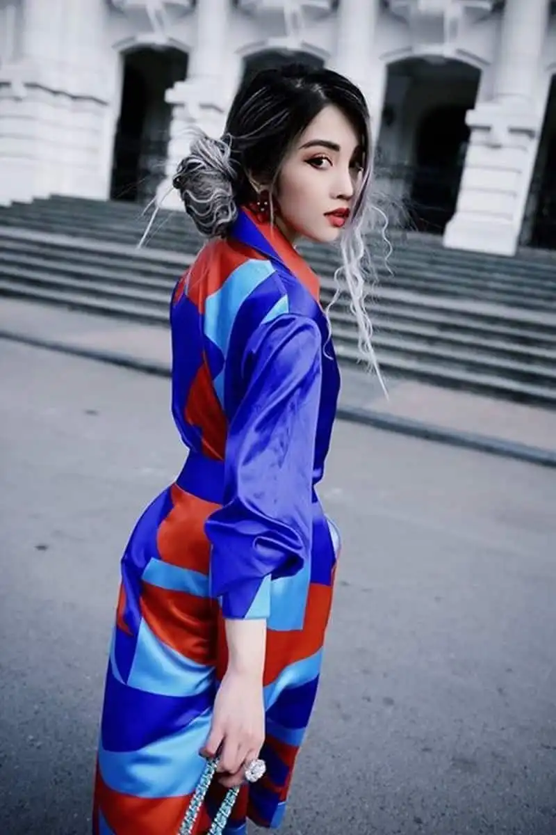 Claret Giang Lê mang hội họa vào thời trang trong VIFW 2017 6 wanderlust-tips-claret-giang-le-mang-hoi-hoa-vao-thoi-trang-trong-vifw-2017-6