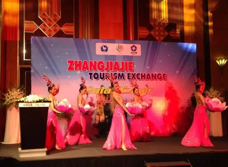 Giới thiệu du lịch Trương Gia Giới, Trung Quốc tại Hà Nội 5 wanderlust-tips-gioi-thieu-du-lich-truong-gia-gioi-trung-quoc-tai-ha-noi-2