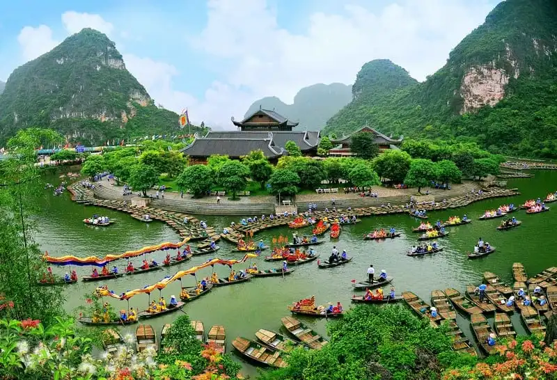 wanderlust-tips-khai-mac-le-hoi-trang-ninh-binh-0