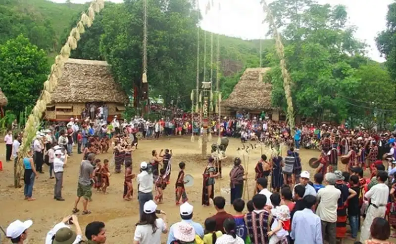 Làng văn hóa các dân tộc Việt Nam dịp 30/4-1/5 có gì thú vị? 5 wanderlust-tips-lang-van-hoa-cac-dan-toc-viet-nam-dip-304-15-co-gi-thu-vi-0