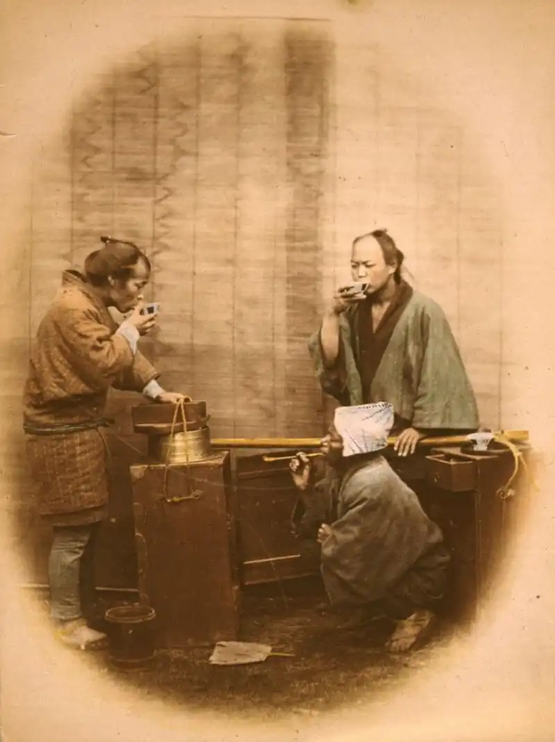 wanderlust-tip-bo-anh-mau-dau-tien-ve-cuoc-song-nhat-ban-ki-19-21