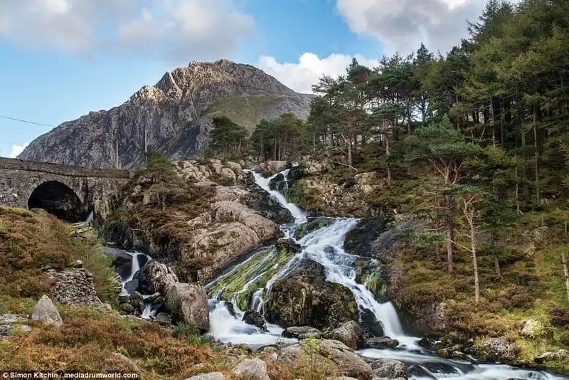 wanderlust-tip-chiem-nguong-bo-anh-tuyet-dep-ve-xu-wales-vung-dat-cua-rong-5