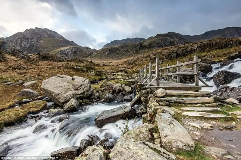 wanderlust-tip-chiem-nguong-bo-anh-tuyet-dep-ve-xu-wales-vung-dat-cua-rong-8