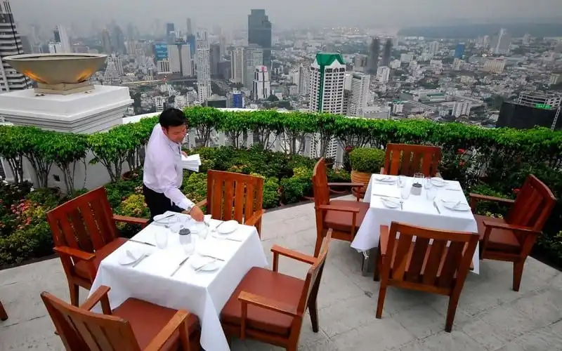 wanderlust-tip-hoa-mat-chong-mat-voi-18-dia-diem-cao-nhat-gioi-10