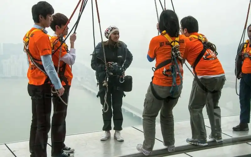 wanderlust-tip-hoa-mat-chong-mat-voi-18-dia-diem-cao-nhat-gioi-15