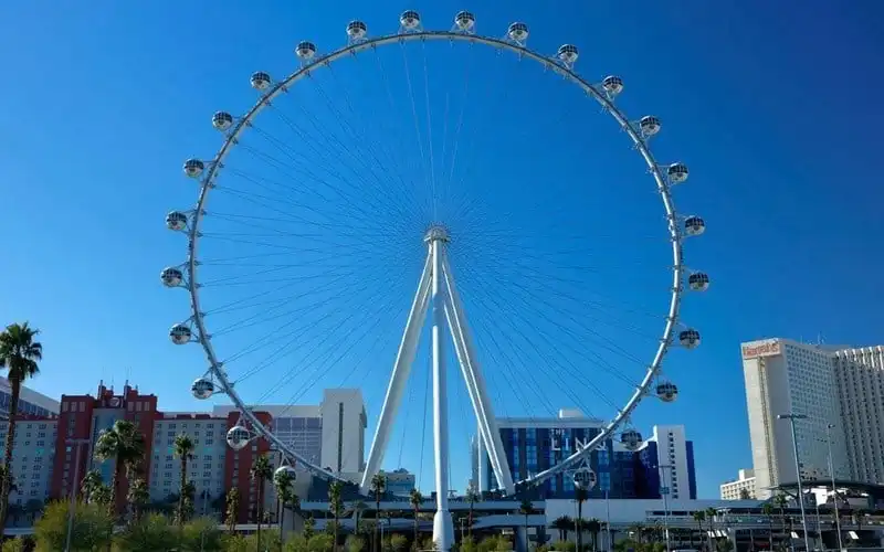 wanderlust-tip-hoa-mat-chong-mat-voi-18-dia-diem-cao-nhat-gioi-18