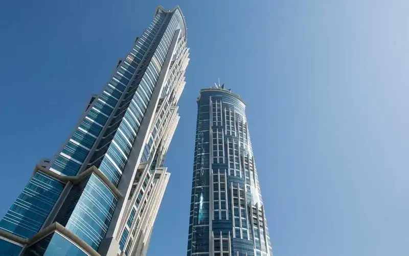 wanderlust-tip-hoa-mat-chong-mat-voi-18-dia-diem-cao-nhat-gioi-3