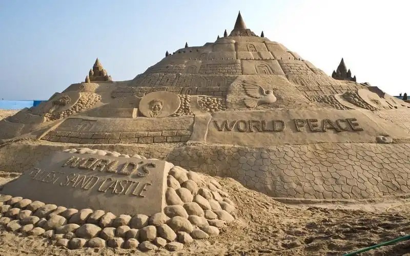 wanderlust-tip-hoa-mat-chong-mat-voi-18-dia-diem-cao-nhat-gioi-5