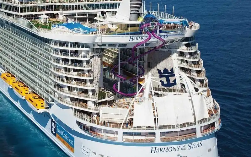 wanderlust-tip-hoa-mat-chong-mat-voi-18-dia-diem-cao-nhat-gioi-8