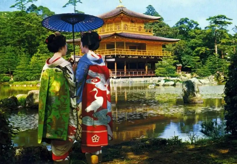 wanderlust-tip-kham-pha-ngoi-chua-dat-vang-tai-co-kyoto-nhat-ban-3