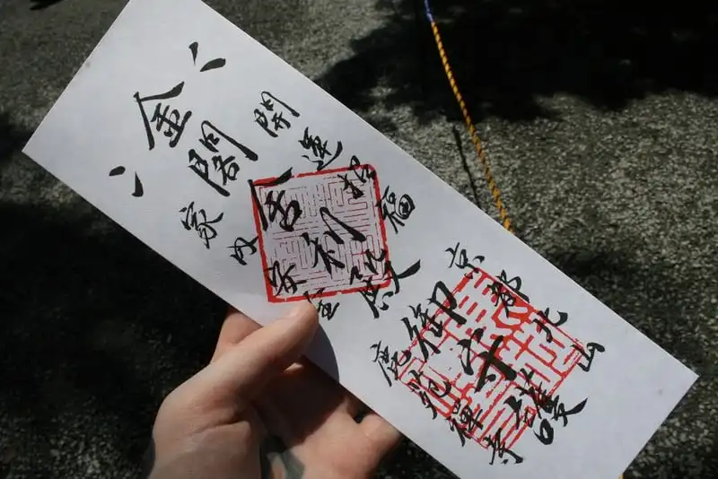 wanderlust-tip-kham-pha-ngoi-chua-dat-vang-tai-co-kyoto-nhat-ban-4