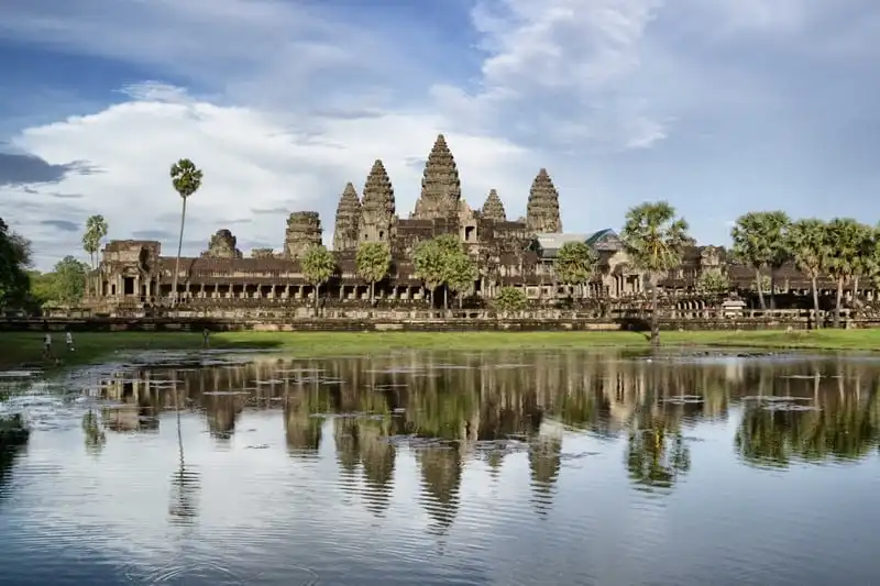 wanderlust-tip-theo-dau-20-thanh-pho-co-di-tim-van-minh-nhan-loai-1