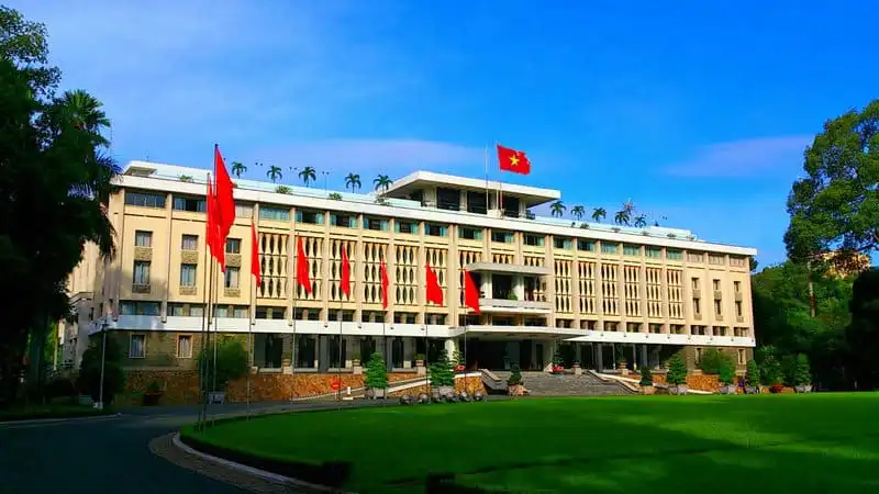 wanderlust-tips-8-diem-tham-quan-khong-the-bo-qua-tai-tphcm-vao-buoi-sang-4