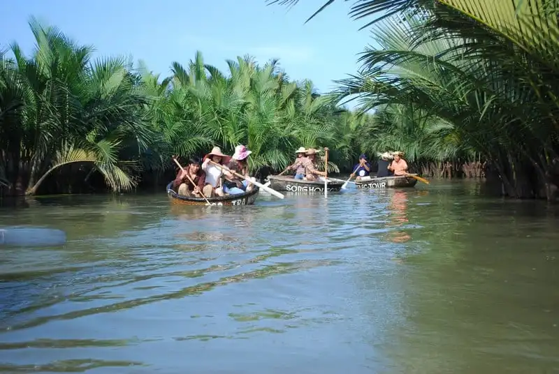 wanderlust-tips-rung-dua-bay-mau-mien-tay-thu-nho-trong-long-hoi-an-1