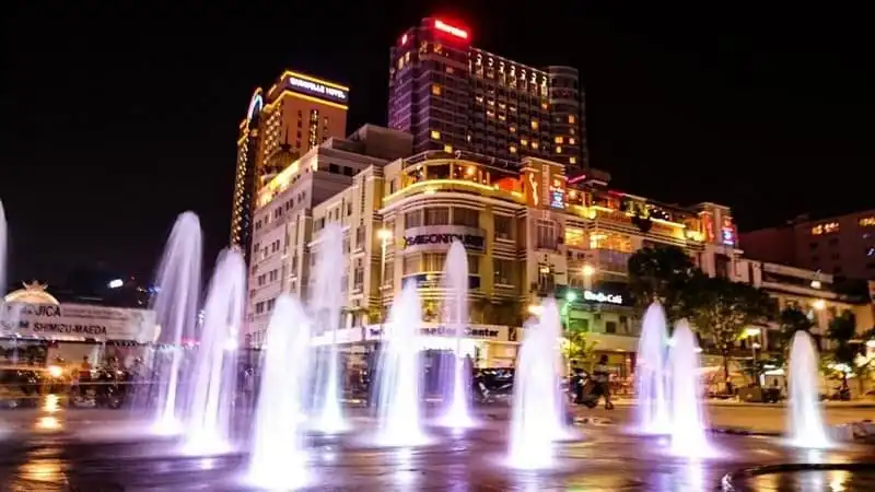 Sắp có biểu diễn nghệ thuật các tối cuối tuần trên phố đi bộ Nguyễn Huệ 5 wanderlust-tips-sap-co-bieu-dien-nghe-thuat-cac-toi-cuoi-tuan-tren-pho-di-bo-nguyen-hue-1