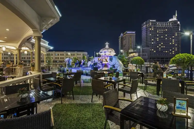 Xúc cảm mùa hè tuyệt vời tại khách sạn Rex Saigon 5 wanderlust-tips-xuc-cam-mua-tuyet-voi-tai-khach-san-rex-saigon-3