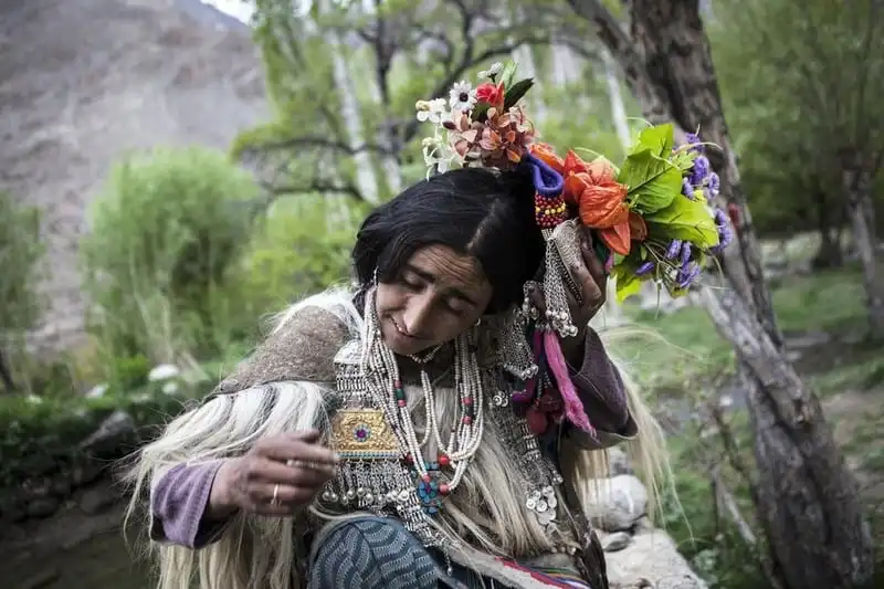 wanderlust-bo-toc-bi-voi-van-hoa-song-trao-doi-vo-tu-thoai-mai-9