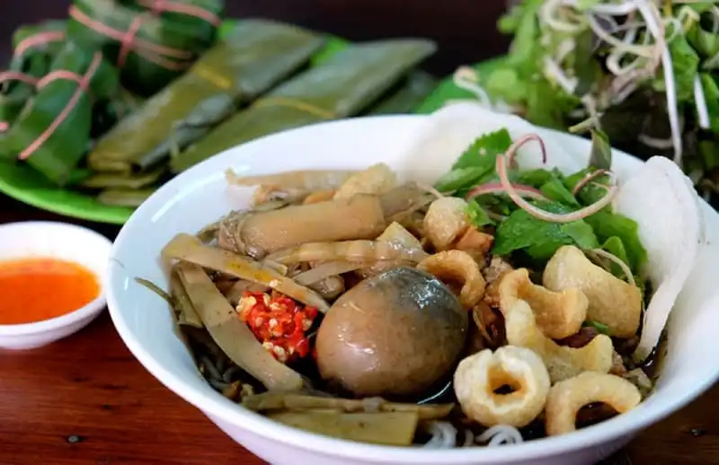 Bún cua thối: Đặc sản "bốc mùi" của vùng đất Pleiku 5 wanderlust-tip-bun-cua-thoi-dac-san-boc-mui-cua-vung-dat-pleiku-1